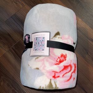 Victoria Secret Sherpa Blanket